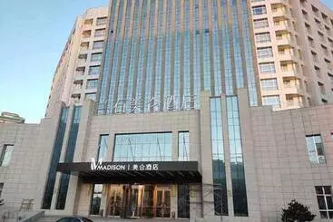 Madison Lanzhou Lanshi Zhongchuan Airport