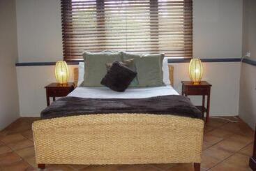 Дом Hidden Valley Forest Retreat