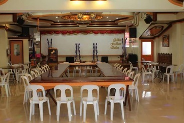 בית מלון כפרי Golden Stallion Suites