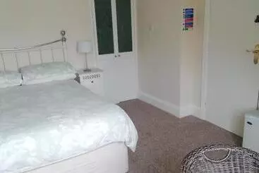 ベッドアンドブレックファースト Railway Cottage