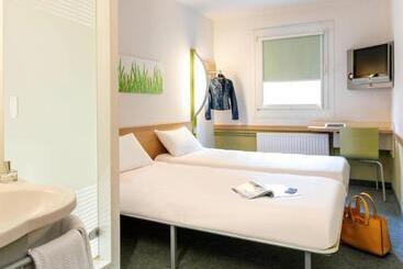 ホテル Ibis Budget Versailles Chateau Saint Cyr L Ecole