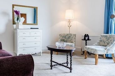 בית מלון כפרי The Nightingale Mansion Smart