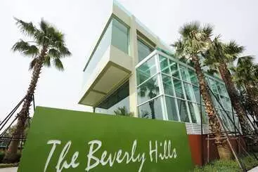 Отель The Beverly Hills