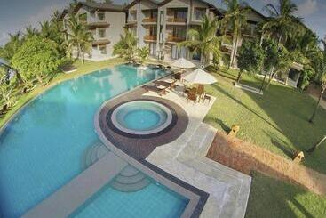 Amaranthe Bay Resort & Spa