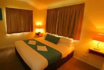 Отель Capricorn Caves