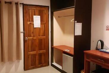 Отель Sabai House