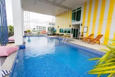 هتل The Bridge Residence
