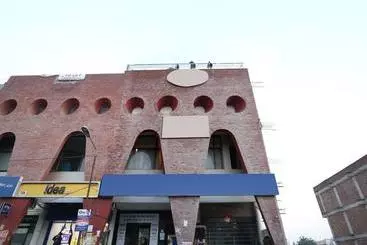 בית מלון כפרי ZO Rooms Iconic Panchkula Sector 11