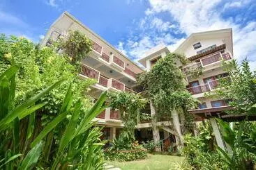 Hotel Agos Boracay Rooms + Beds