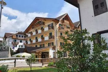 Отель Sass Maor