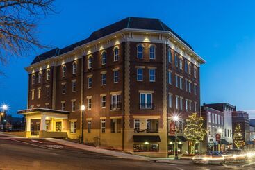 ホテル The Mount Vernon Grand