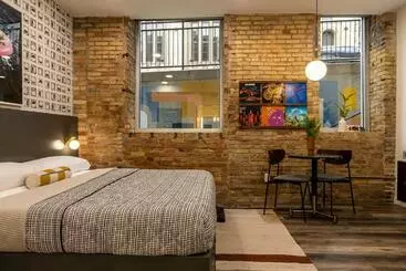 ユースホステル 5 King Bed Suites At The Finnley Hotel In Dt Gr