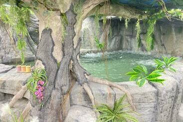 Hotel-cápsula Futurotel Space Spa Garden