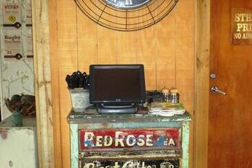 Fatowl Motel, Bar & Eatery