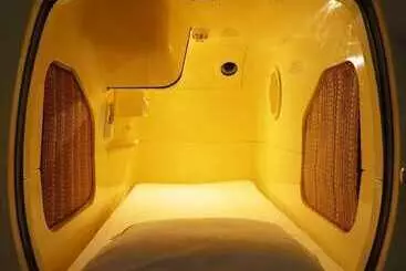 Sauna & Capsule Hotel Hollywood Caters To Men