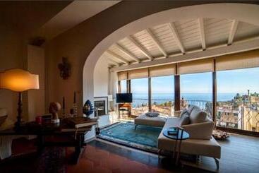 مبيت وإفطار Casa Aricò & Shatulle Suites