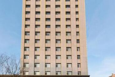 Hanting Hotel Suizhong Railway Station