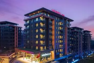 Mövenpick Living Istanbul Camlivadi