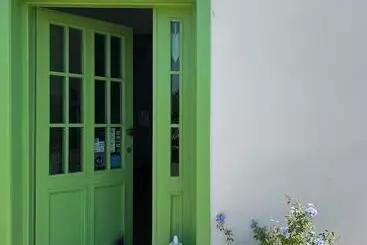 تختخواب و صبحانه Country Cottage
