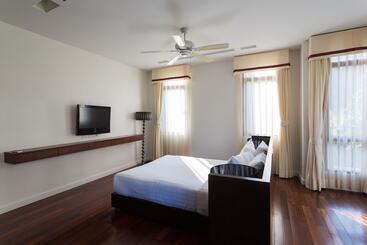 Жильё для туристов Amatapura Beachfront Villa 10 , Sha Certified