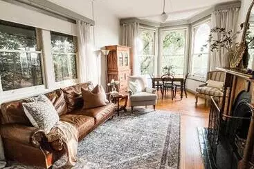 ベッドアンドブレックファースト Woolrich Historic Garden Cottage