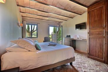 Hotel Domaine Clos De L'ours