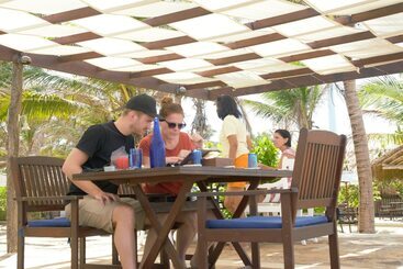 펜션 Dolphin Beach Resort