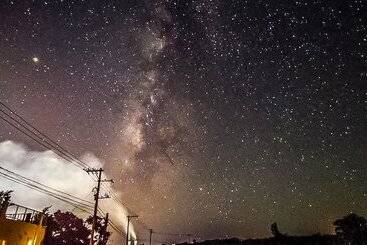 Пансион Umioto ウミオト 夫婦 カップル 女性一人旅に大人気のナイトプール付き ゲストハウス 宮古島