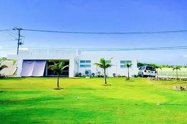 Pensione Umioto ウミオト 夫婦 カップル 女性一人旅に大人気のナイトプール付き ゲストハウス 宮古島