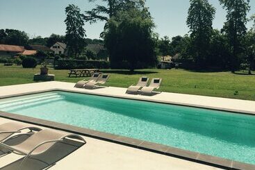 پانسیون Le Château D'orleix