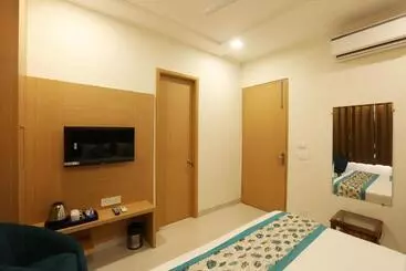 Hotel Regalia Grand By Delight Stay