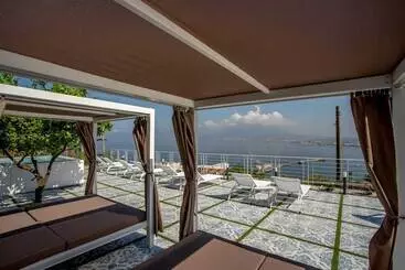 تختخواب و صبحانه Relais Al Castello