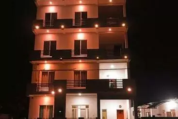 Hotel Trinco Star