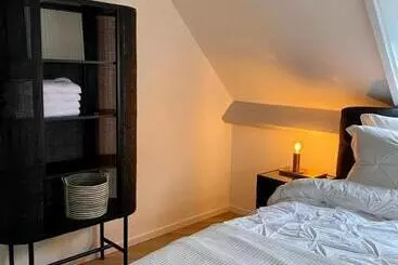 Majatalo Guesthouse At The Amstel River With 2br 2ba And Garden