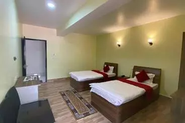 Hotel Lingmoo Residency
