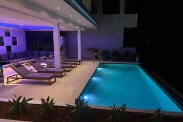 Aparthotel The Beach Residence