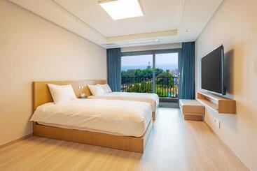 Sokcho I Park Suite Hotel & Residence