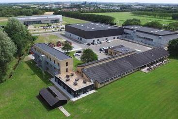 בית מלון כפרי Dana Cup Sportscenter