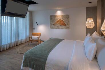 استراحتگاه Serhs Experience Suítes