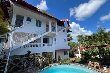 هتل آپارتمان Tinyhouse Samaná