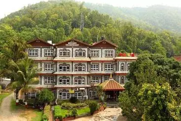هتل Avocado Orchid Resort
