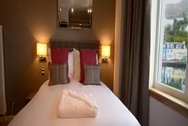 Anchor Hotel And Seabed Restaurant