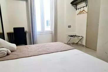 Evelia Hotels