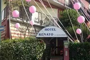 ホテル Renato