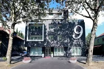 Hotelli 9