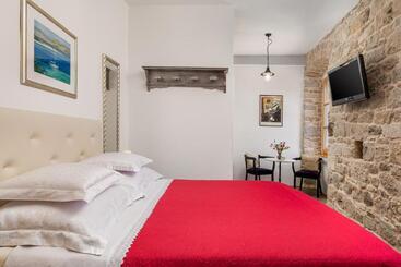 Hotel Captain S Guest House