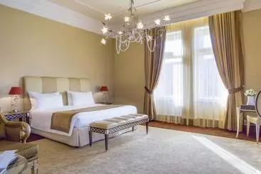 New York Palace Hotel & Residence