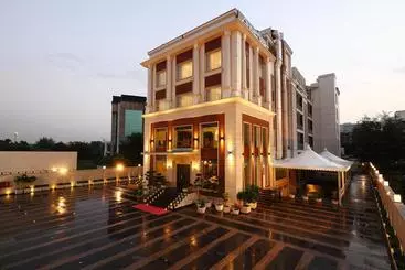 هتل Ameya Suites