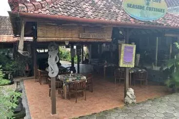 Hotell Temple Cafe & Seaside Cottages