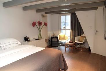 ベッドアンドブレックファースト Bed&Breakfast Sleep In Amsterdam